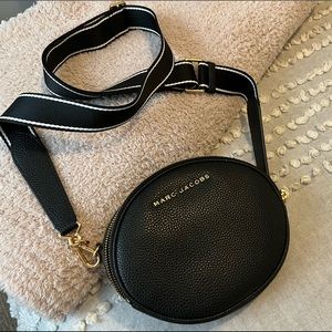 Marc Jacobs The Rewind Oval Crossbody